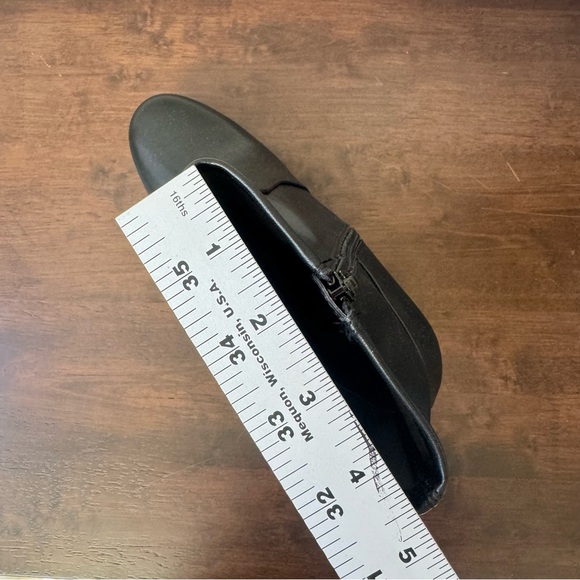 HOUSE OF HARLOW 1960
ANKLE PLATFORM
BOOTS BLACK NEW size 8/5. #2 - Picture 13 of 15